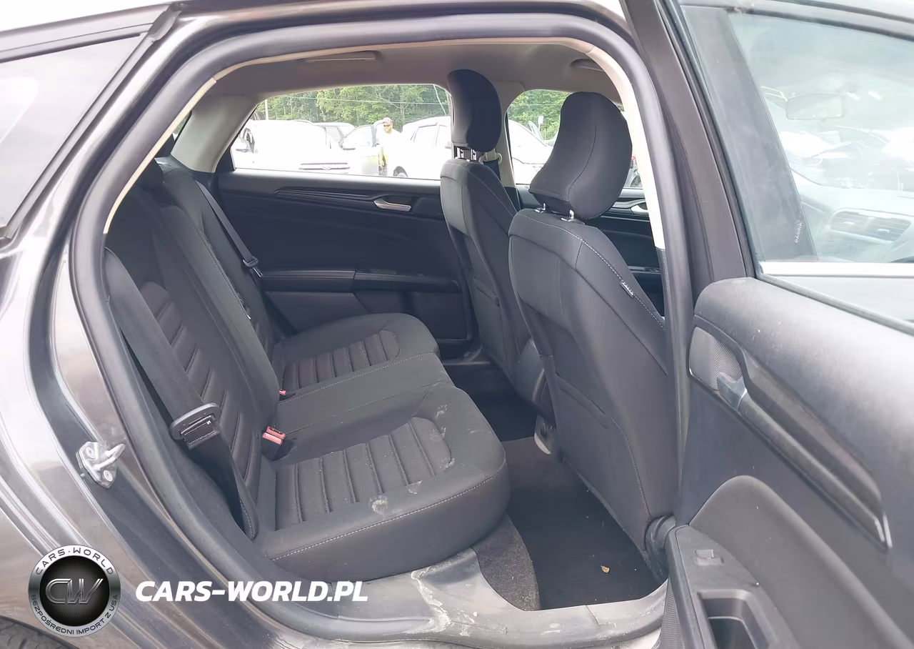 2018 Ford Fusion S VIN:3FA6P0G7XJR195900 - 8