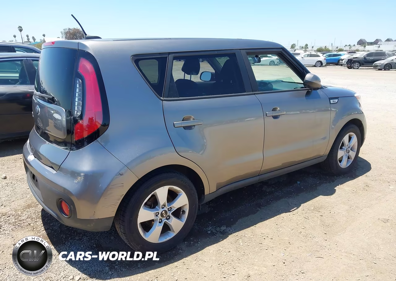 2018 Kia Soul VIN:KNDJN2A27J7535739 - 4