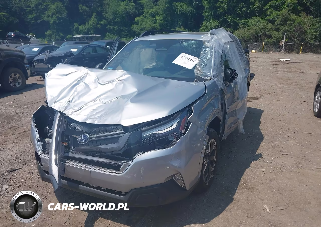 2025 Subaru Forester Premium VIN:JF2SLDDC1SH439340 - 2
