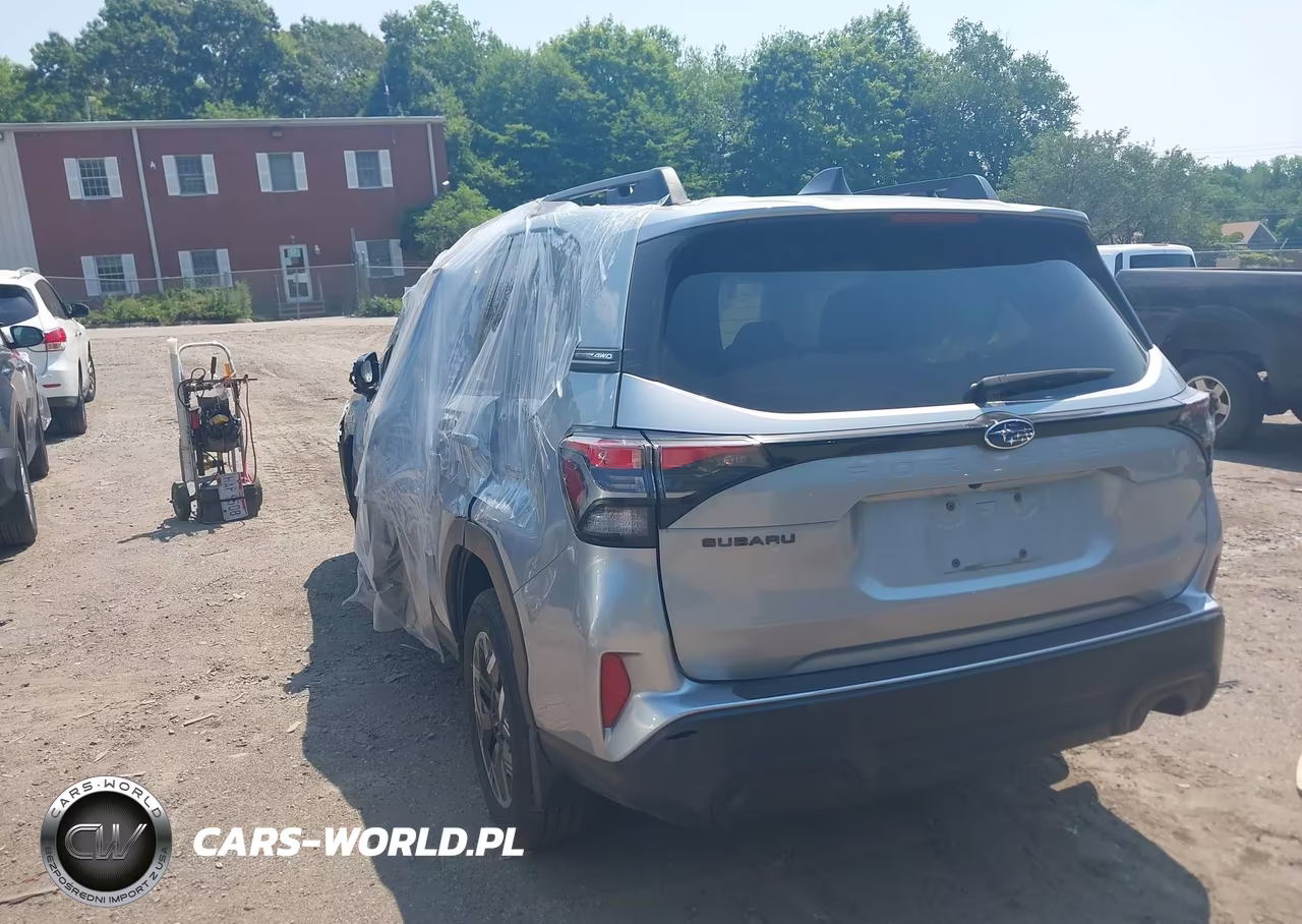 2025 Subaru Forester Premium VIN:JF2SLDDC1SH439340 - 3