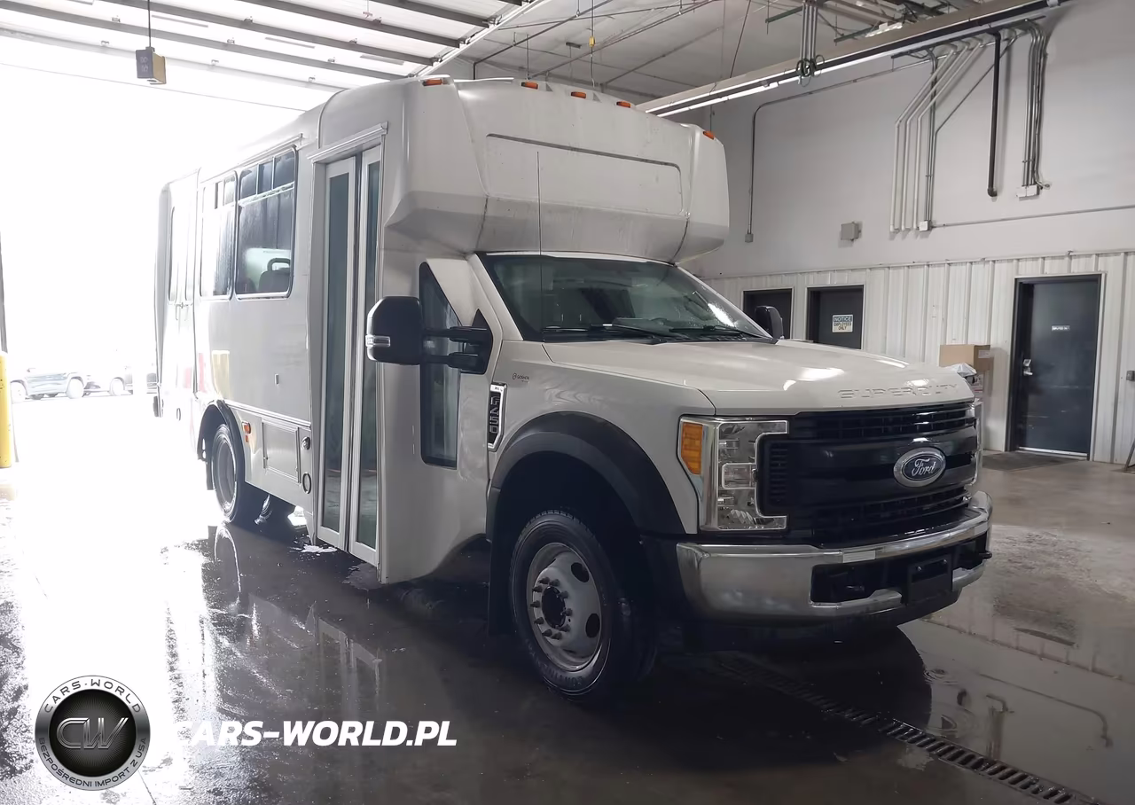 2017 Ford F-450 Chassis Xl