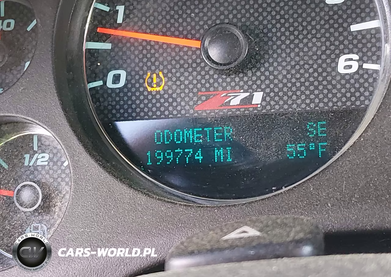 2011 Chevrolet Tahoe Lt VIN:1GNSKBE01BR395013 - 15