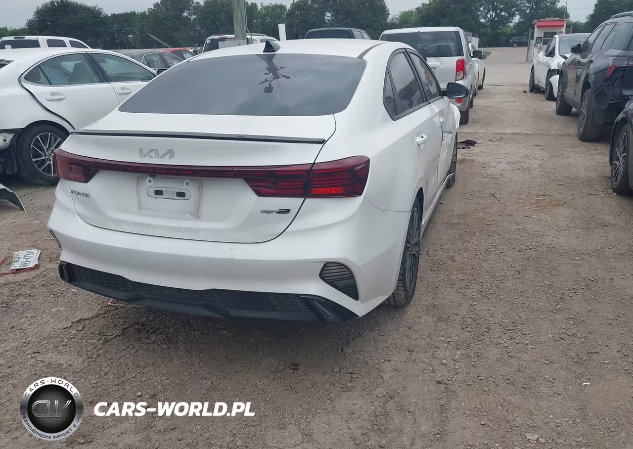 2022 Kia Forte Gt-Line VIN:3KPF54AD6NE445443 - 4