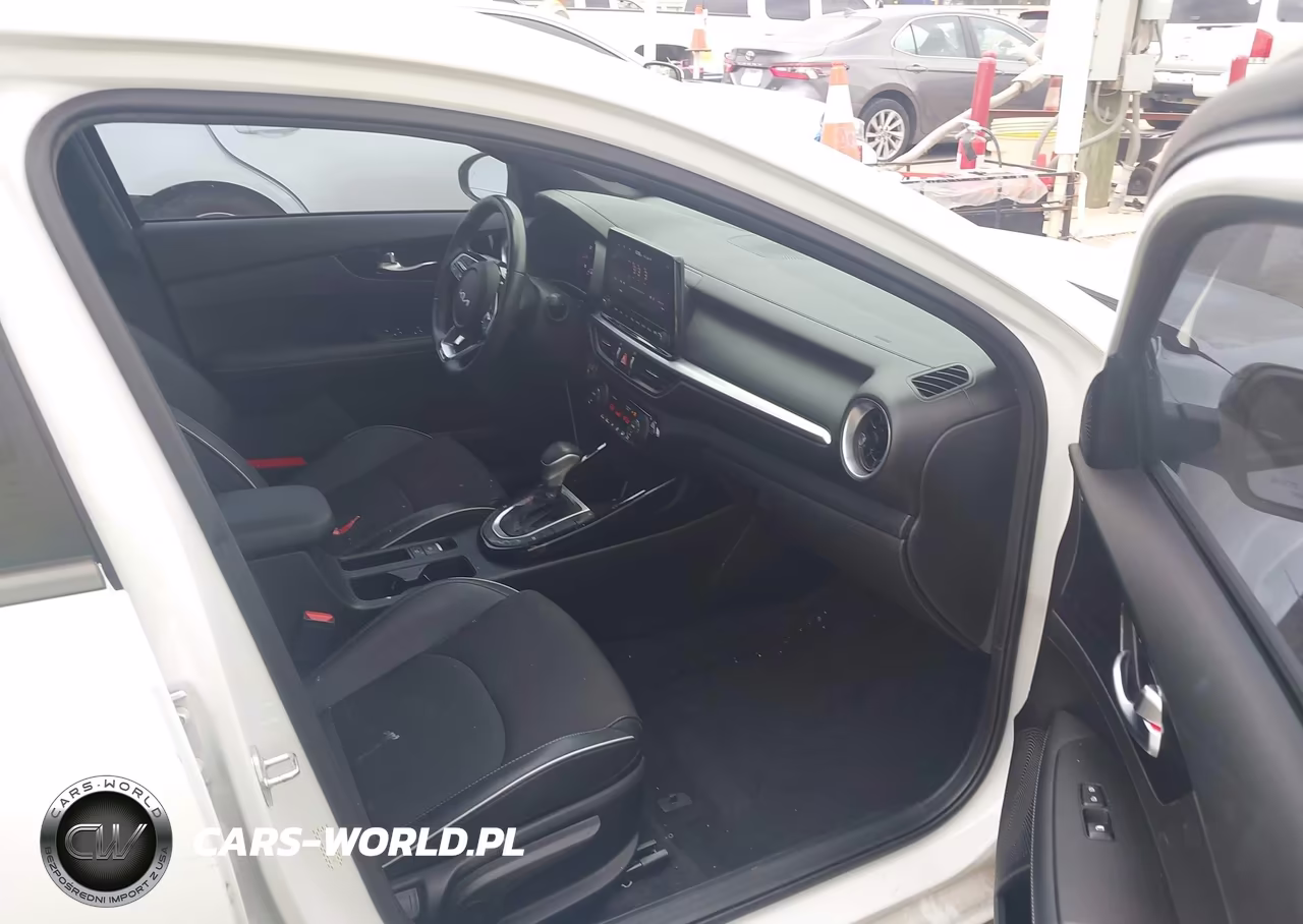 2022 Kia Forte Gt-Line VIN:3KPF54AD6NE445443 - 5