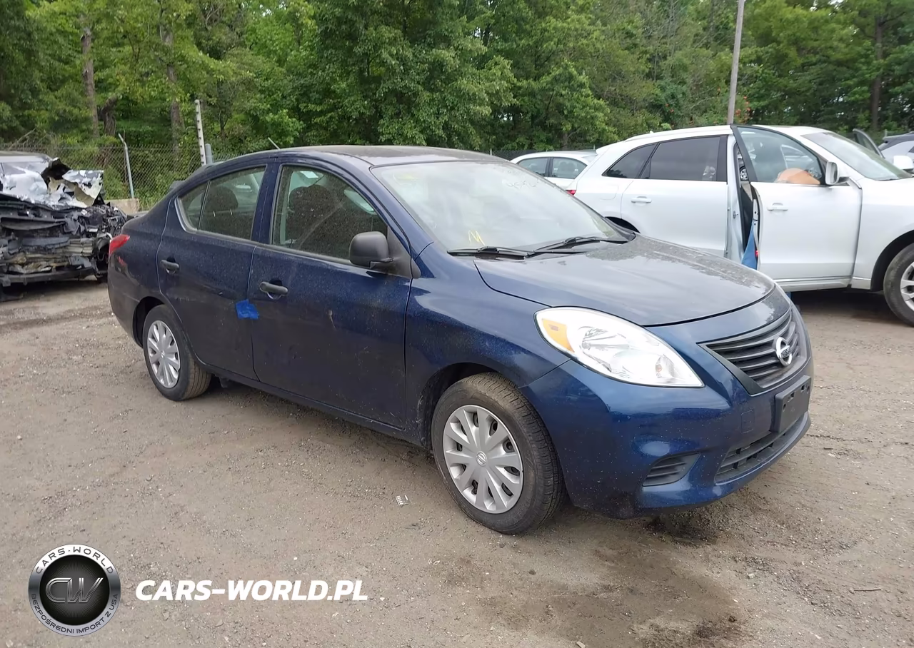 2013 Nissan Versa 1.6 S+ – zdjęcie 1 z 11