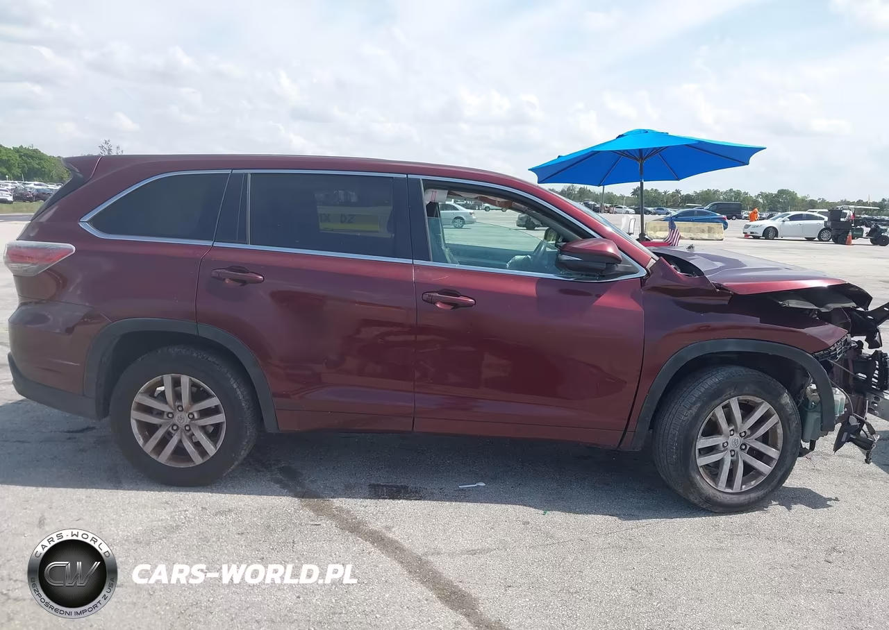 2015 Toyota Highlander Le VIN:5TDZARFH3FS010226 - 14