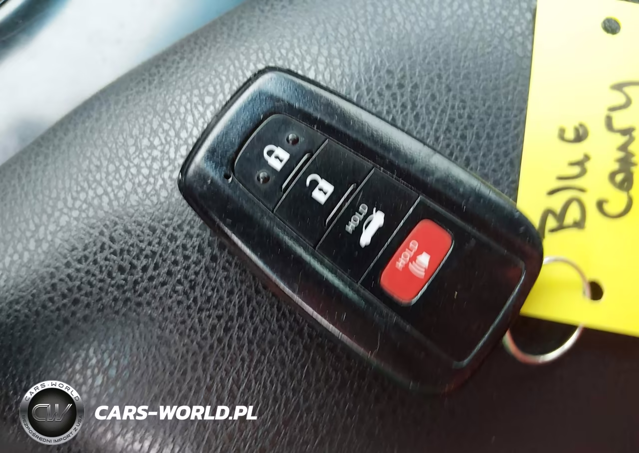 2018 Toyota Camry Le VIN:4T1B11HK0JU672843 - 10