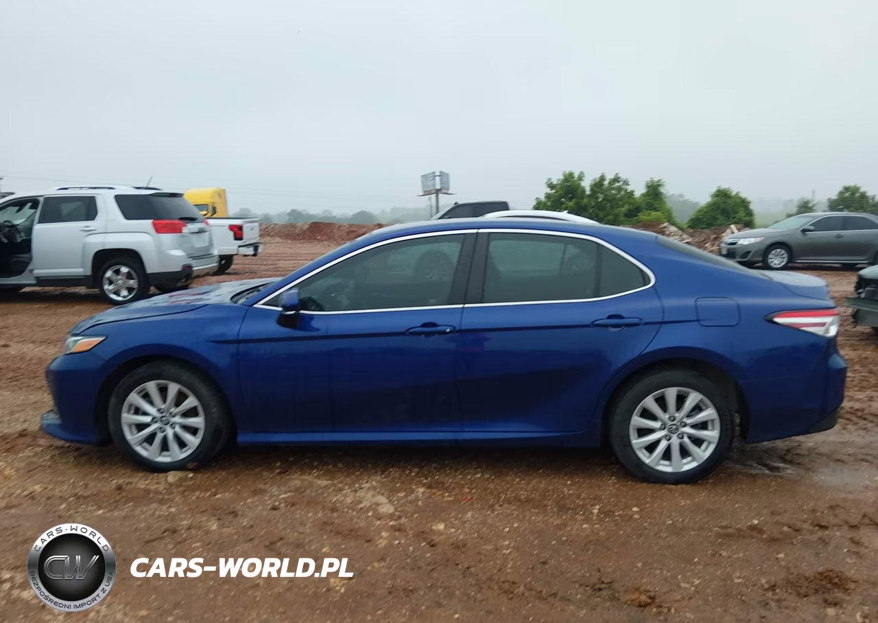 2018 Toyota Camry Le VIN:4T1B11HK0JU672843 - 14