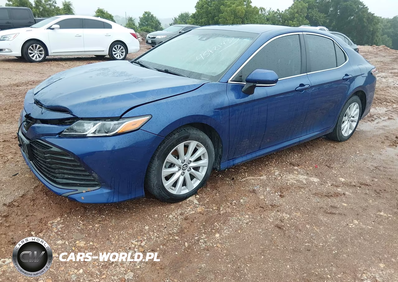 2018 Toyota Camry Le VIN:4T1B11HK0JU672843 - 2