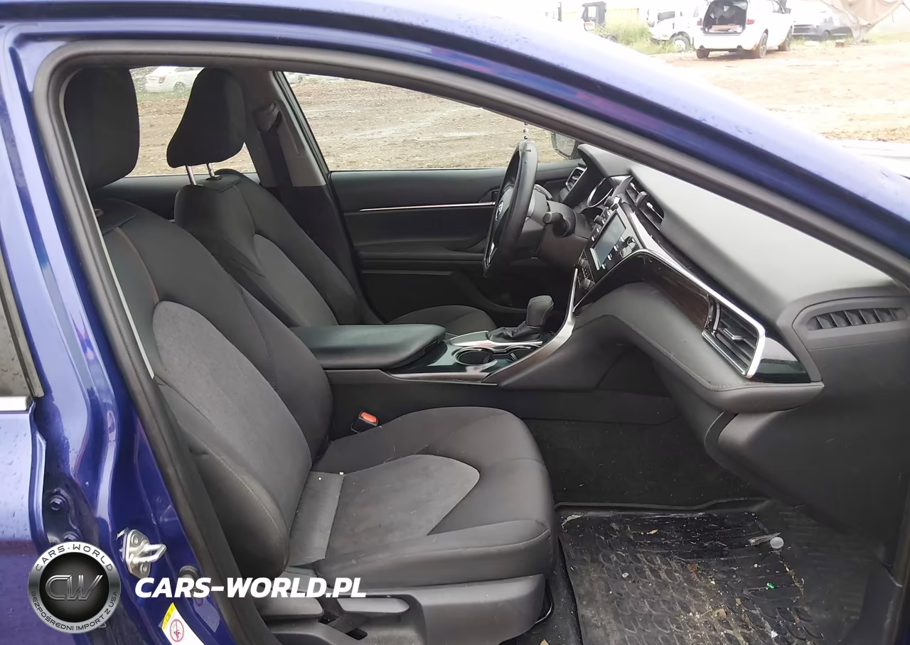 2018 Toyota Camry Le VIN:4T1B11HK0JU672843 - 5