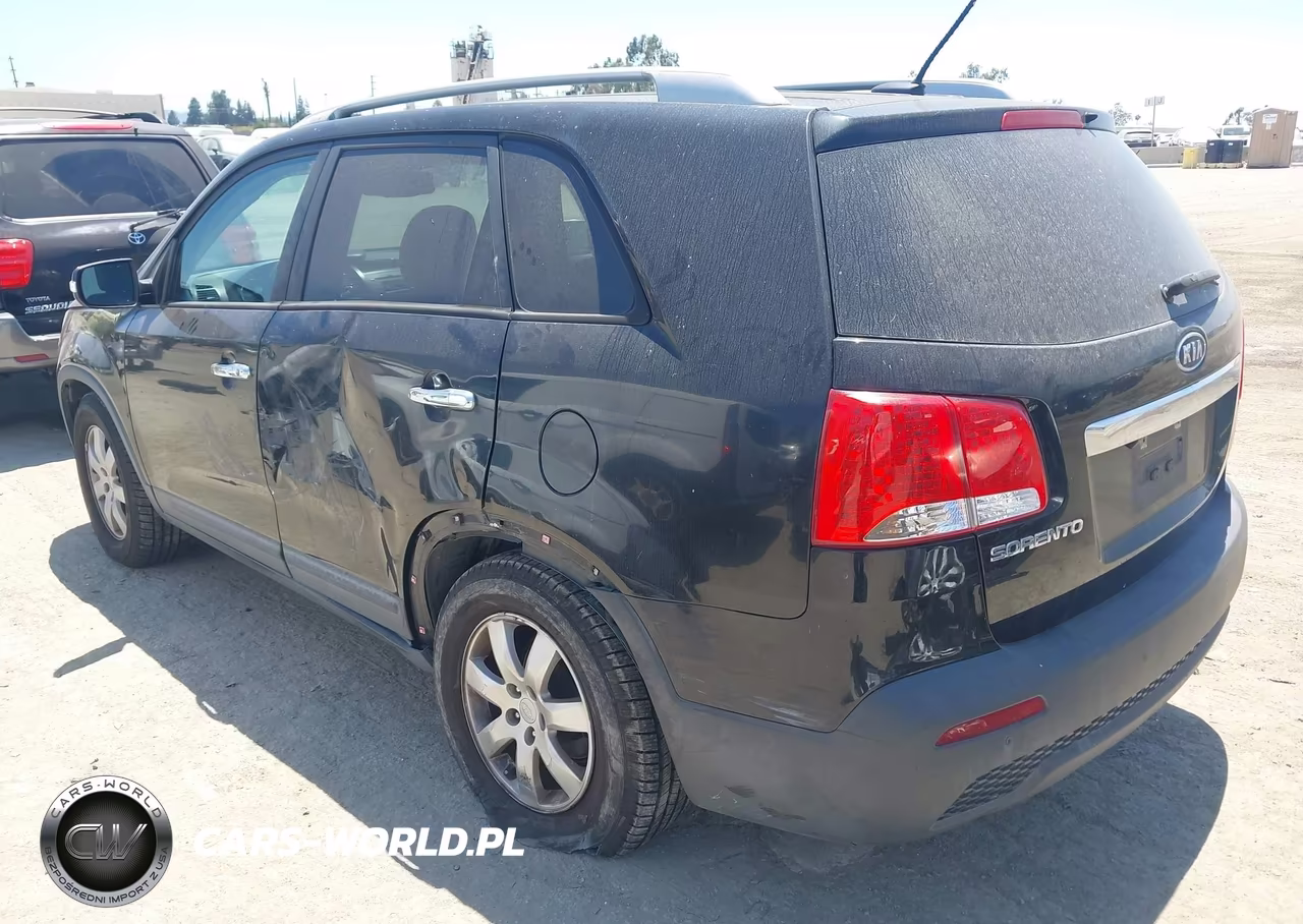 2011 Kia Sorento Lx VIN:5XYKT3A16BG170935 - 3