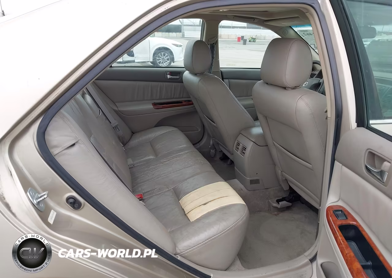 2002 Toyota Camry Xle VIN:JTDBF30KX20004876 - 8
