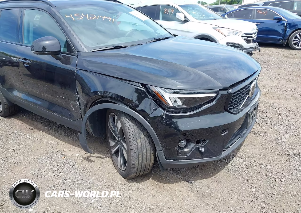 2025 Volvo Xc40 B5 Plus Dark Theme VIN:YV4L12UC7S2477426 - 6