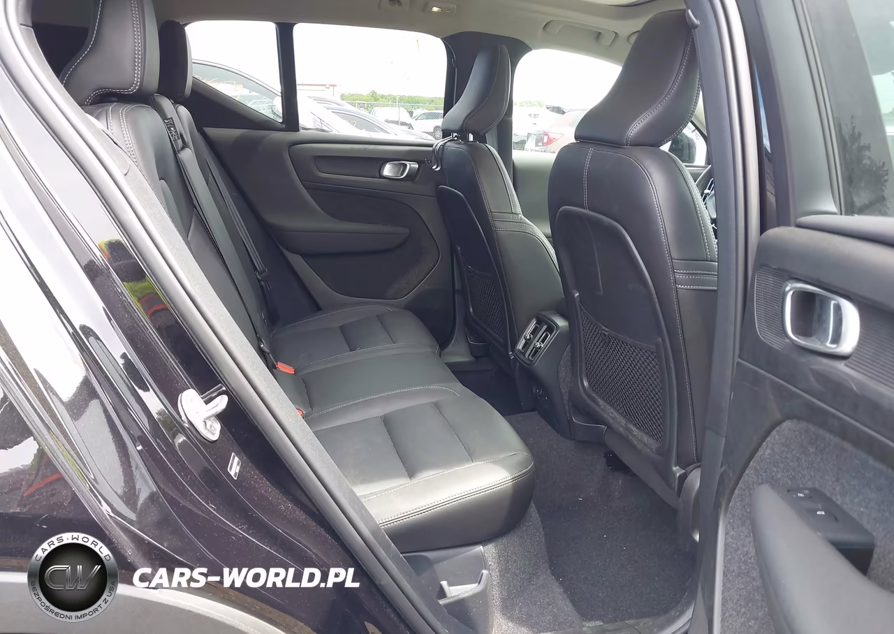2025 Volvo Xc40 B5 Plus Dark Theme VIN:YV4L12UC7S2477426 - 8
