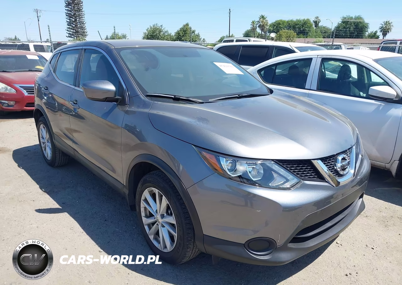 2018 Nissan Rogue Sport S – zdjęcie 1 z 11