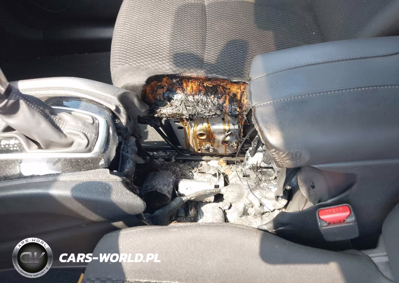 2018 Nissan Rogue Sport S VIN:JN1BJ1CP2JW103474 - 6