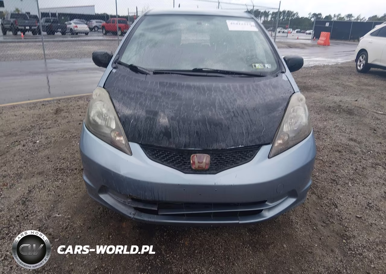 2011 Honda Fit VIN:JHMGE8H30BC020651 - 13