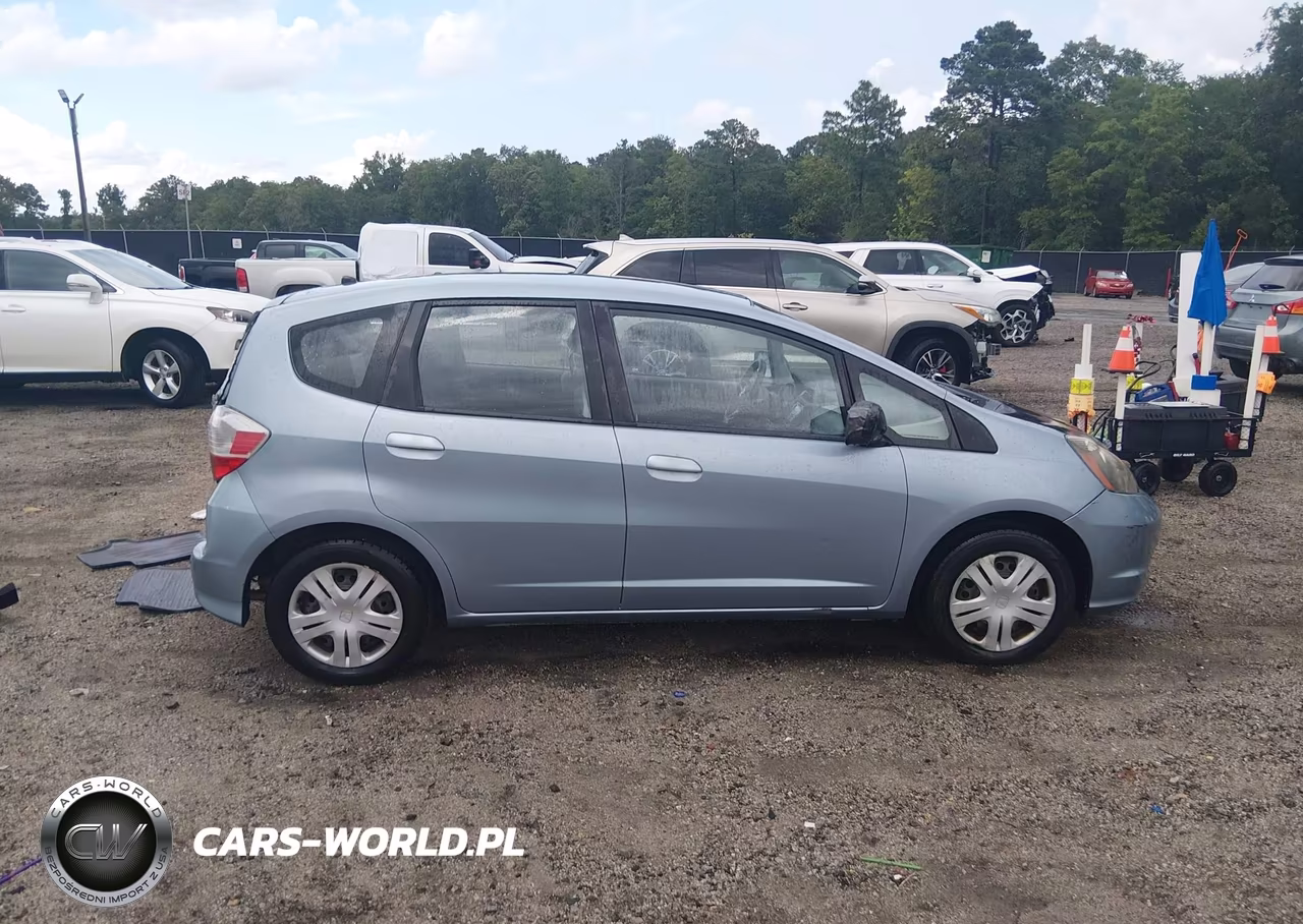 2011 Honda Fit VIN:JHMGE8H30BC020651 - 14