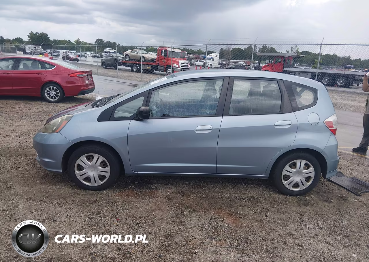 2011 Honda Fit VIN:JHMGE8H30BC020651 - 15