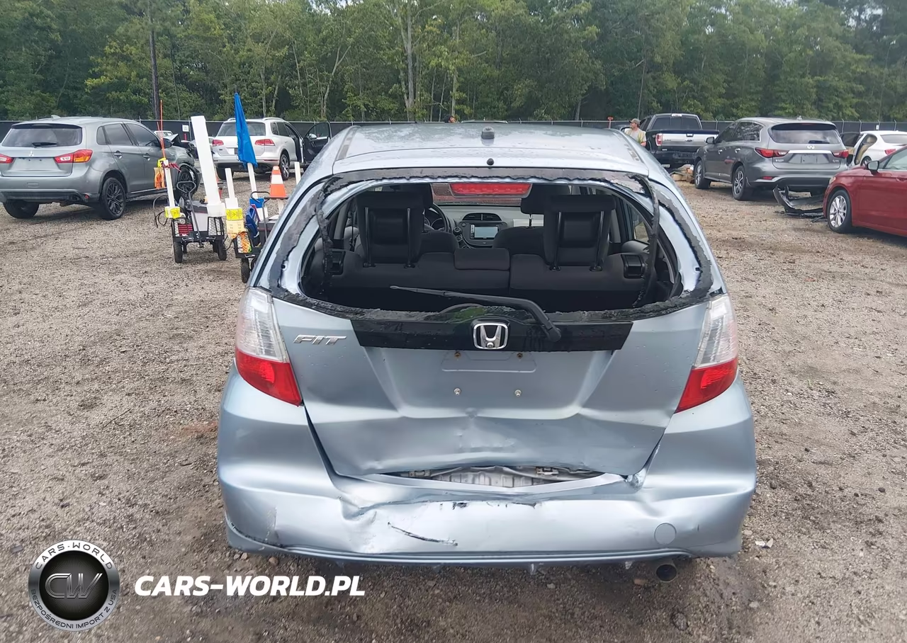 2011 Honda Fit VIN:JHMGE8H30BC020651 - 17
