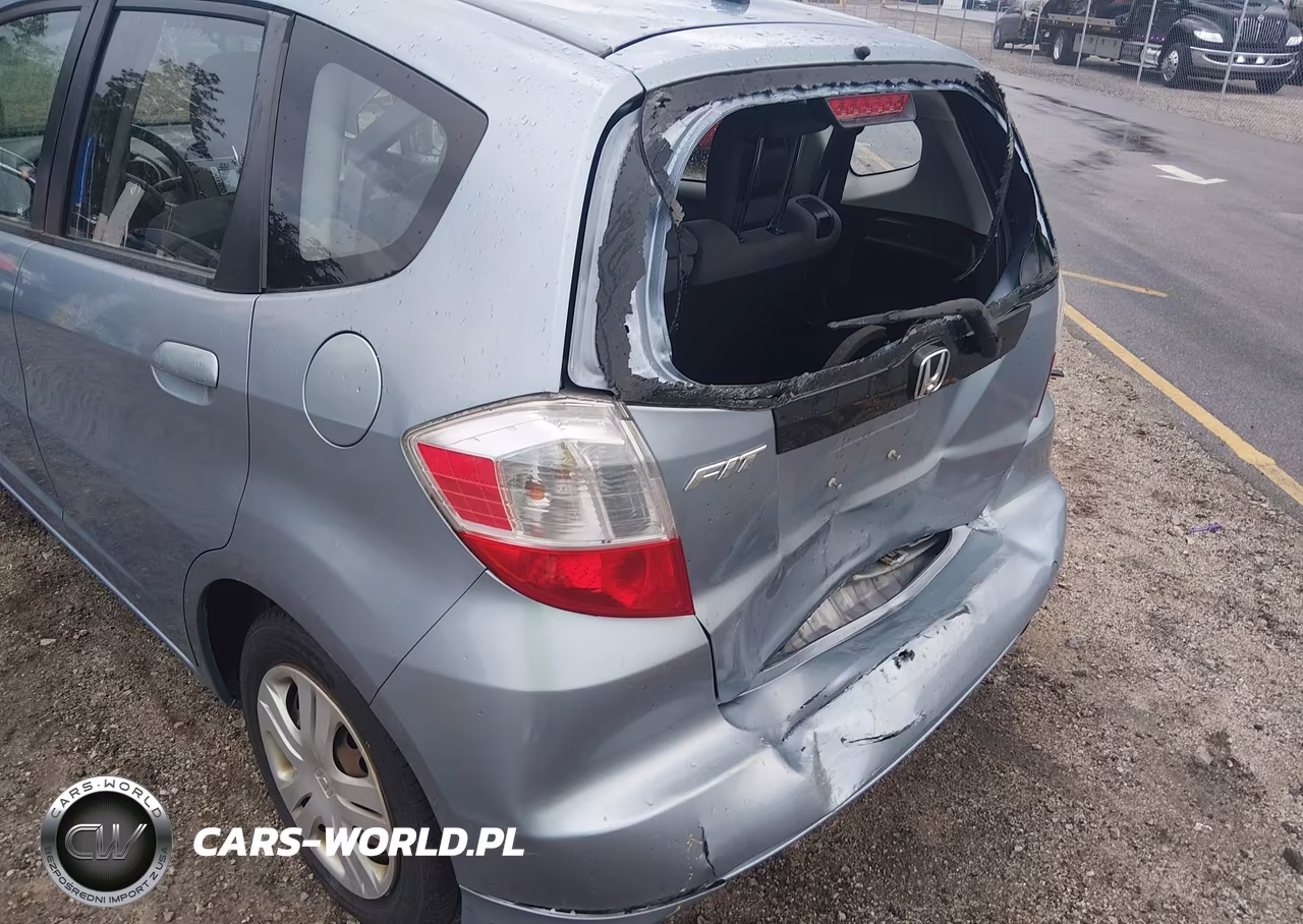 2011 Honda Fit VIN:JHMGE8H30BC020651 - 6