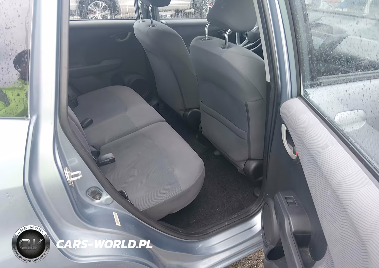 2011 Honda Fit VIN:JHMGE8H30BC020651 - 8