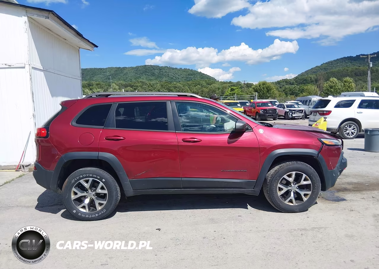 2015 Jeep Cherokee Trailhawk VIN:1C4PJMBS8FW785410 - 13