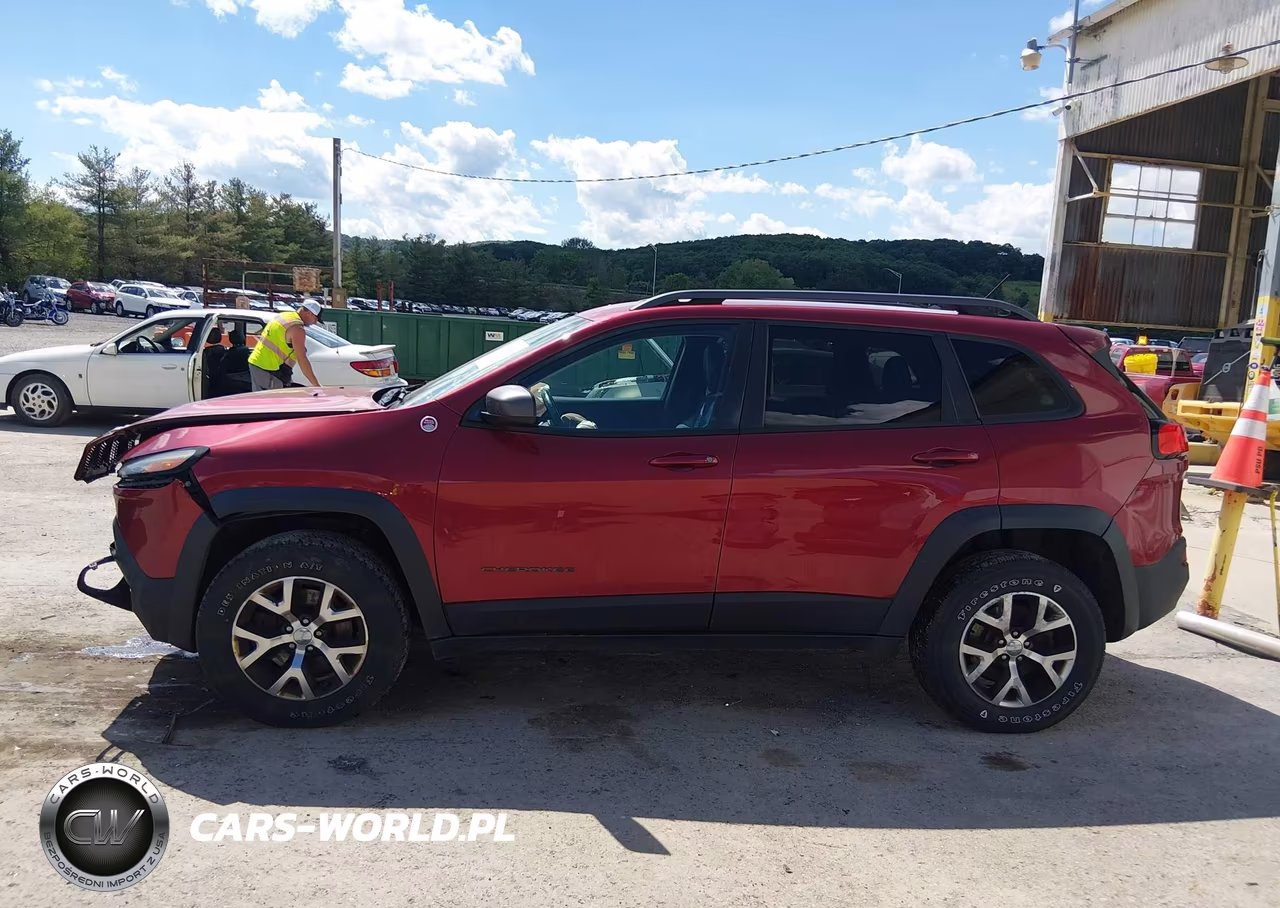 2015 Jeep Cherokee Trailhawk VIN:1C4PJMBS8FW785410 - 14