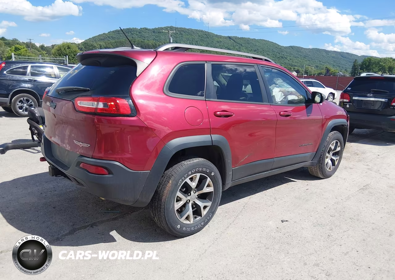 2015 Jeep Cherokee Trailhawk VIN:1C4PJMBS8FW785410 - 4