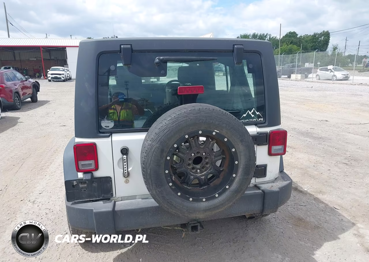 2015 Jeep Wrangler Unlimited Sport Rhd VIN:1C4BJWKG9FL652061 - 16