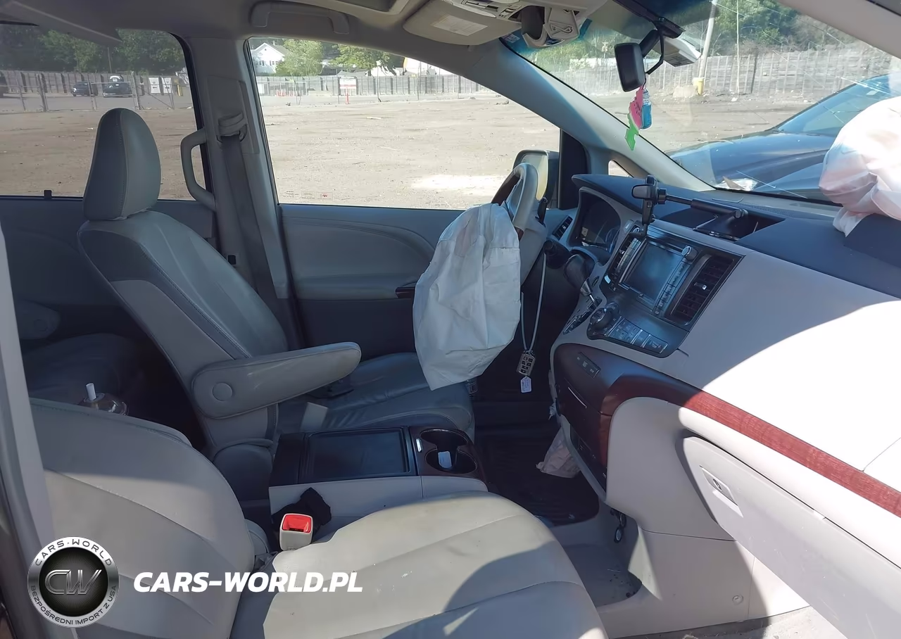 2014 Toyota Sienna Limited 7 Passenger VIN:5TDDK3DC5ES071765 - 5
