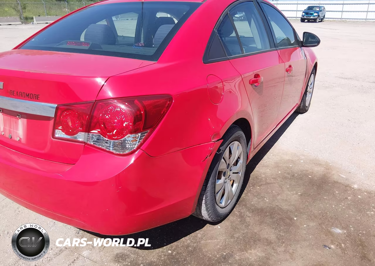 2015 Chevrolet Cruze Ls Auto VIN:1G1PA5SH2F7235018 - 12