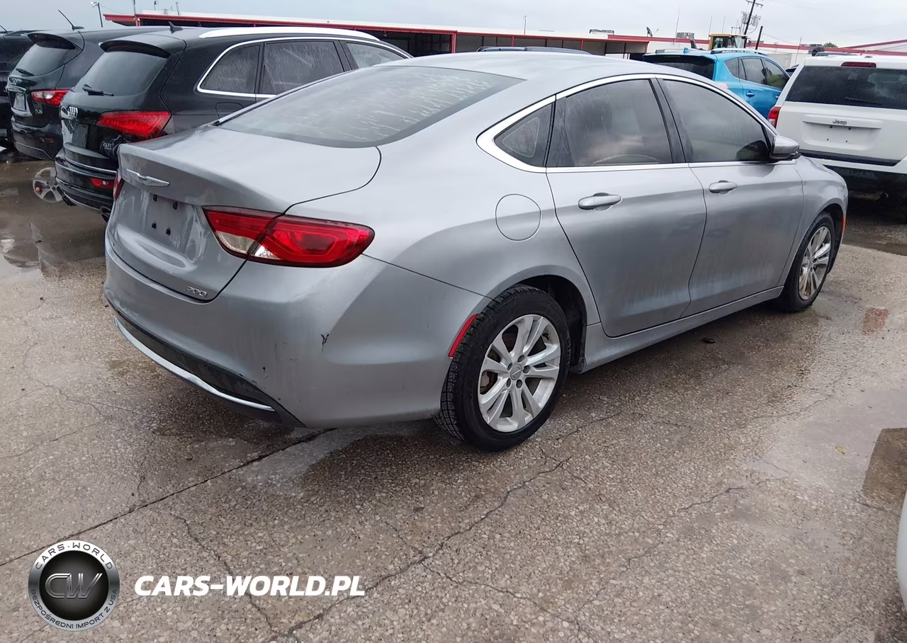 2015 Chrysler 200 Limited VIN:1C3CCCAB3FN576266 - 4