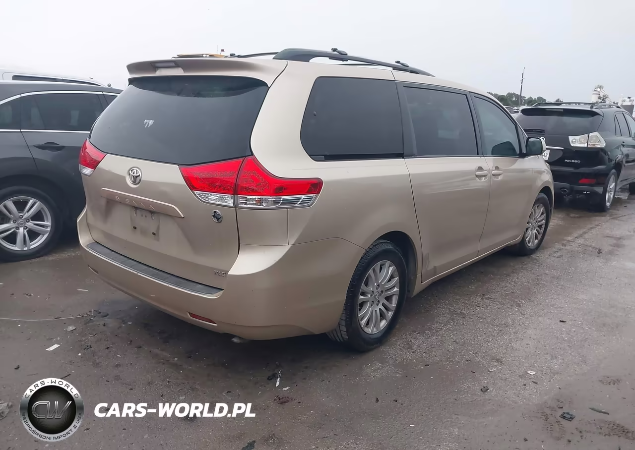 2011 Toyota Sienna Xle V6 VIN:5TDYK3DCXBS102313 - 4