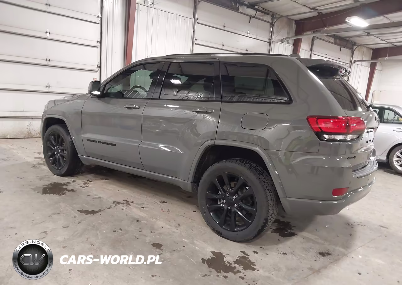 2021 Jeep Grand Cherokee Laredo X 4X4 VIN:1C4RJFAG0MC790830 - 3