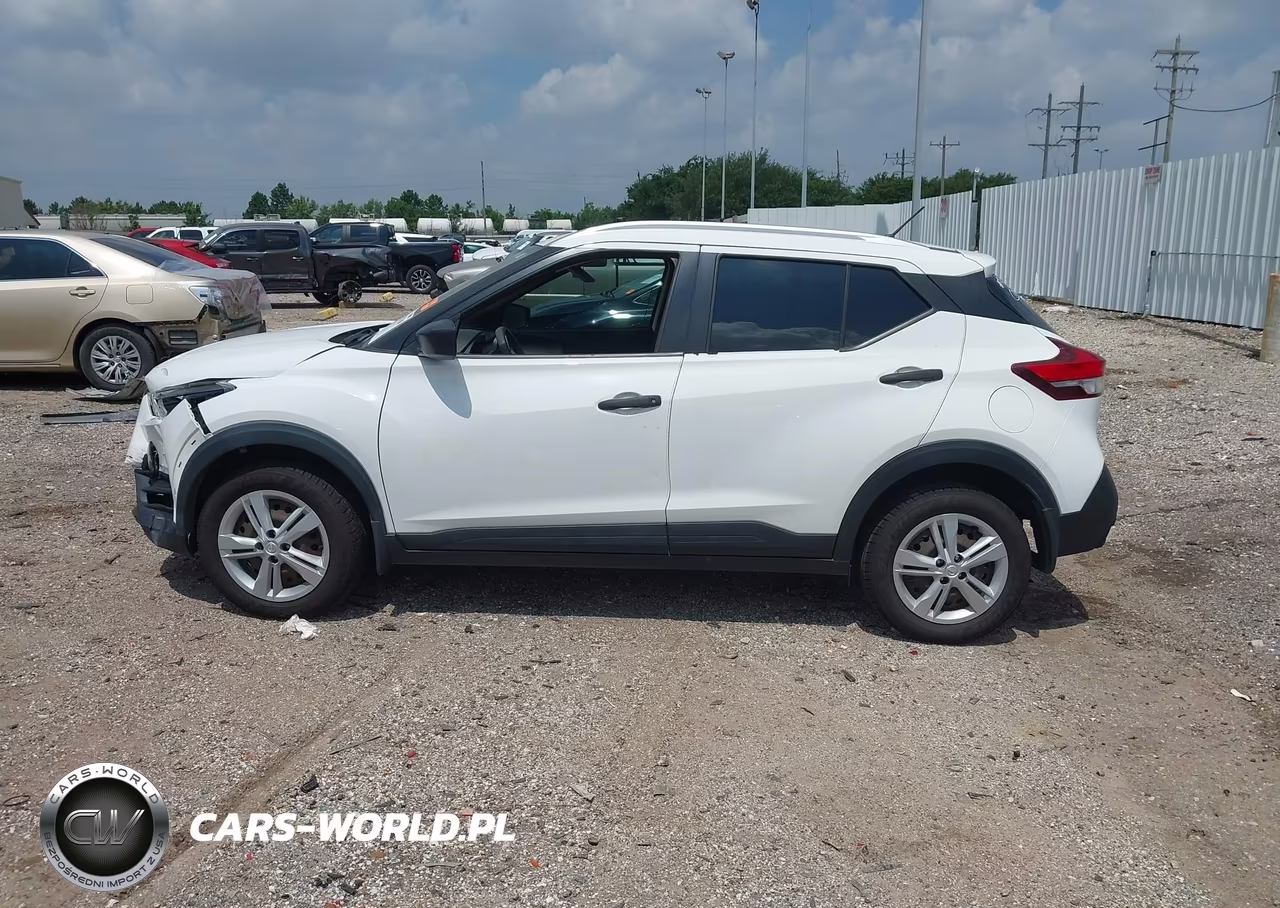 2019 Nissan Kicks S VIN:3N1CP5CU5KL537119 - 14