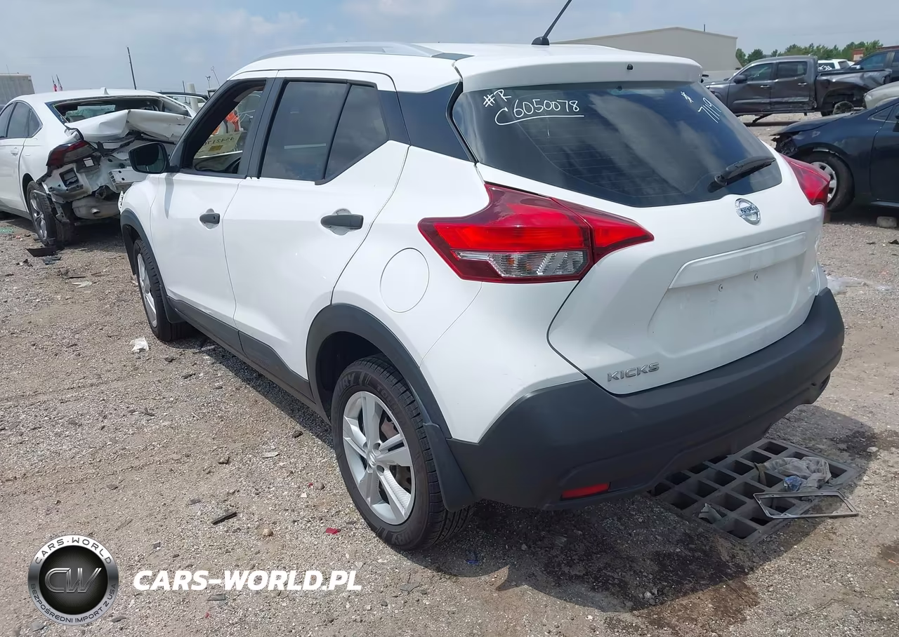 2019 Nissan Kicks S VIN:3N1CP5CU5KL537119 - 3