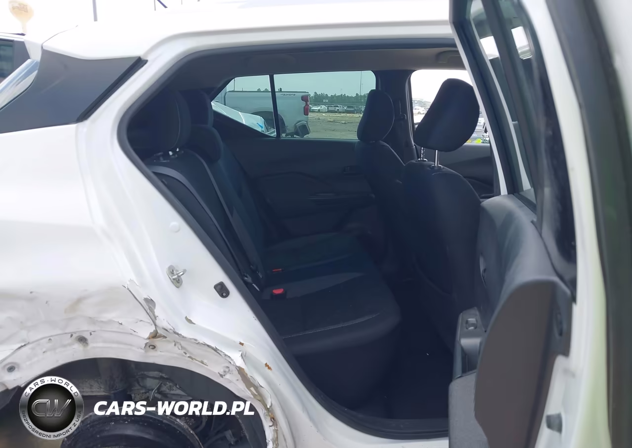 2019 Nissan Kicks S VIN:3N1CP5CU5KL537119 - 8