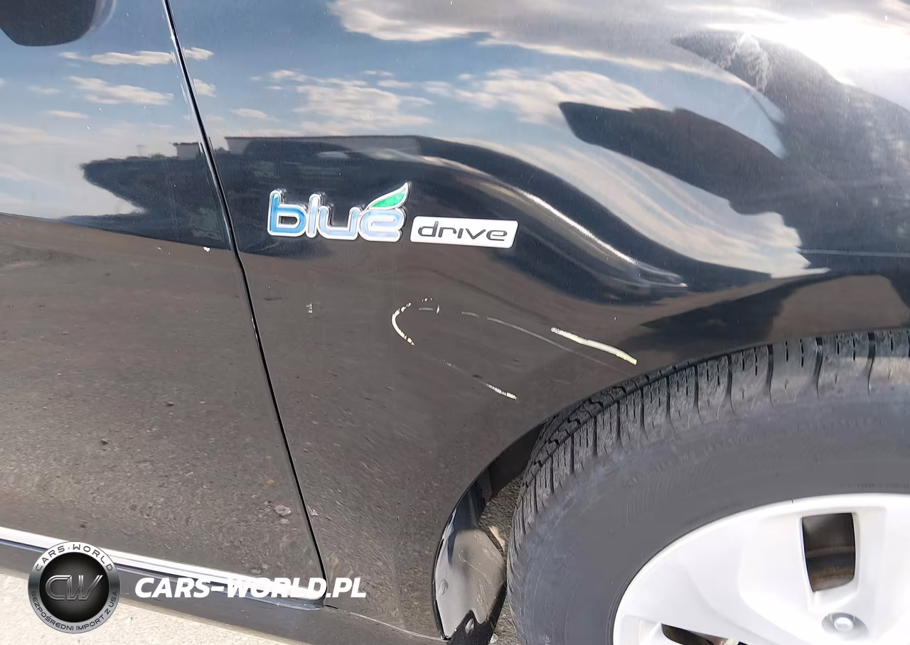 2015 Hyundai Sonata Hybrid VIN:KMHEC4A41FA134200 - 13