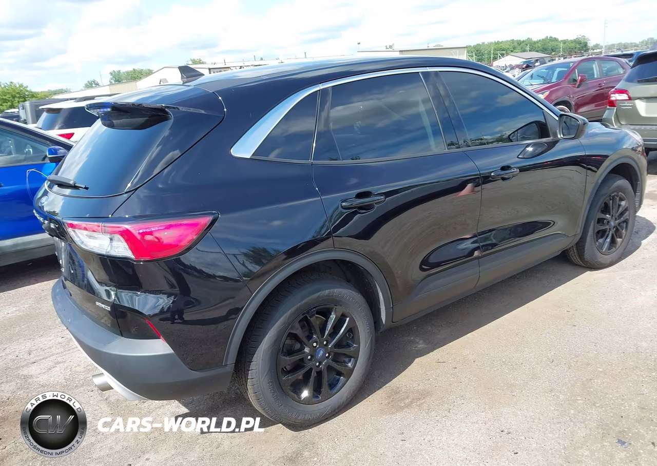 2021 Ford Escape Se VIN:1FMCU9G68MUA49764 - 4