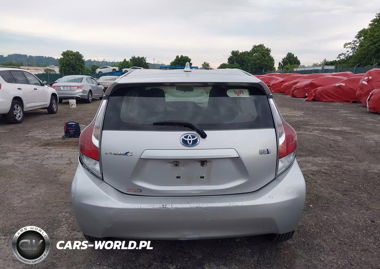 2015 Toyota Prius C One VIN:JTDKDTB33F1581471 - 16