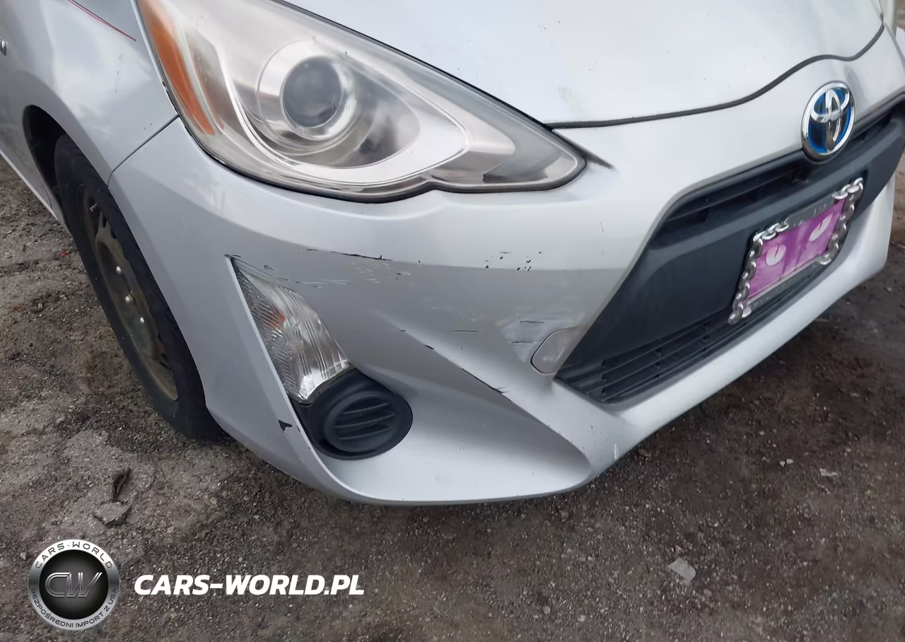 2015 Toyota Prius C One VIN:JTDKDTB33F1581471 - 17