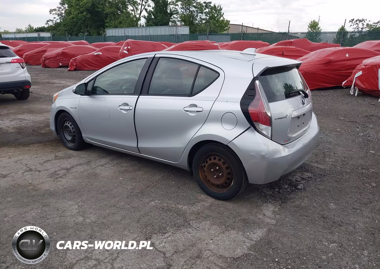 2015 Toyota Prius C One VIN:JTDKDTB33F1581471 - 3