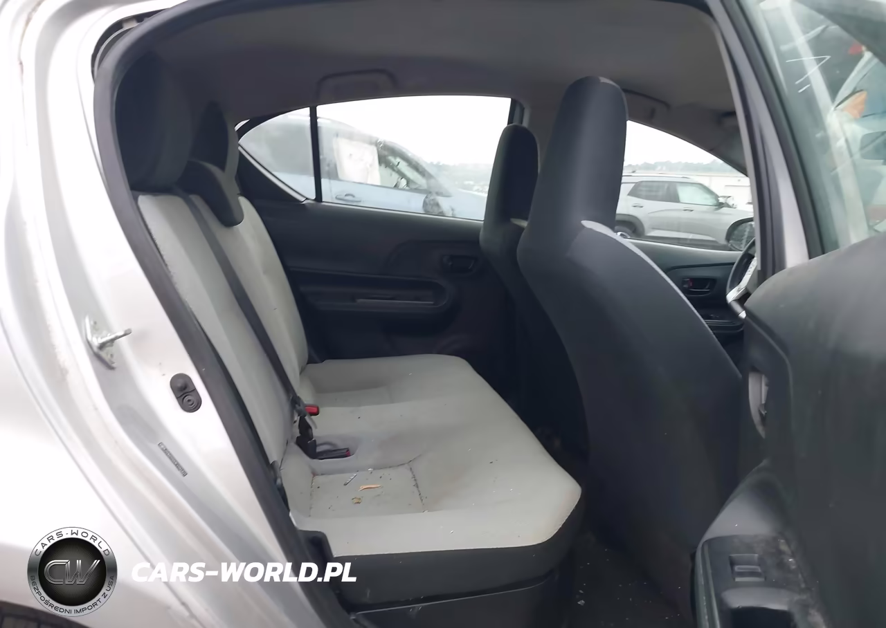 2015 Toyota Prius C One VIN:JTDKDTB33F1581471 - 8
