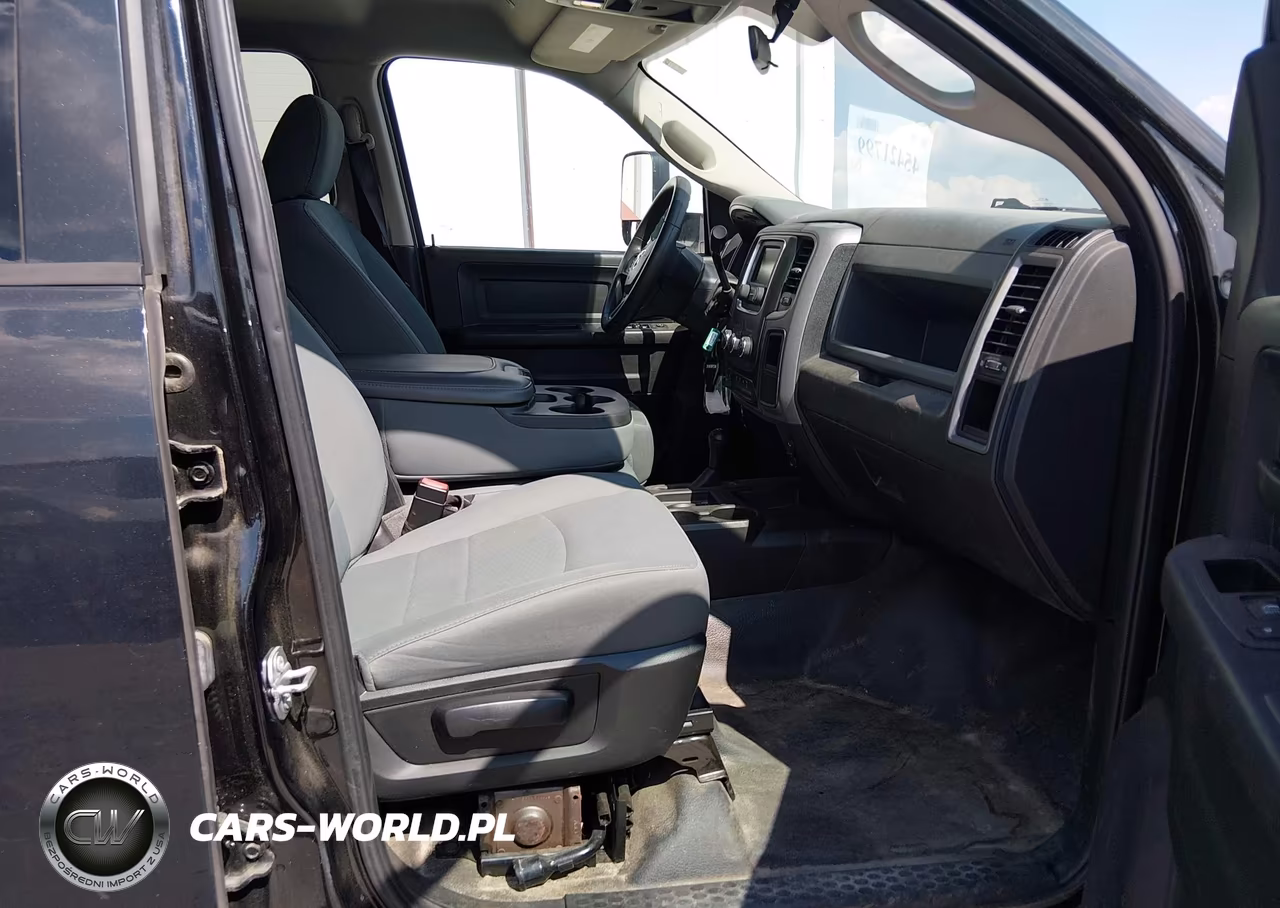 2017 Ram 2500 Tradesman 4X4 8' Box VIN:3C6UR5HL6HG678415 - 5