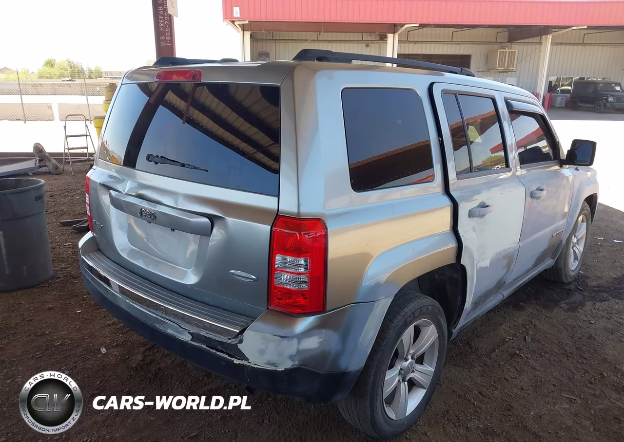 2012 Jeep Patriot Latitude VIN:1C4NJRFB9CD523692 - 4