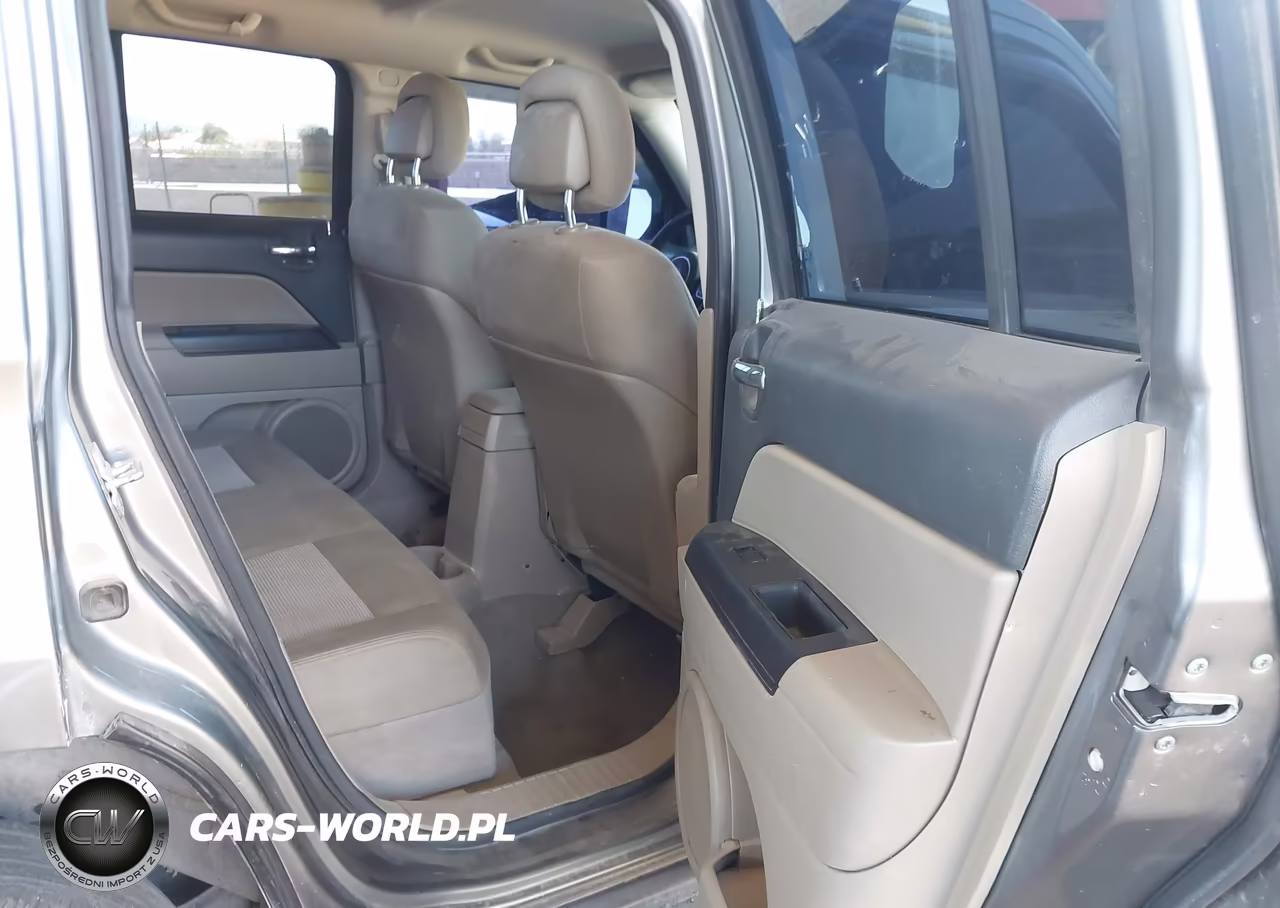 2012 Jeep Patriot Latitude VIN:1C4NJRFB9CD523692 - 8