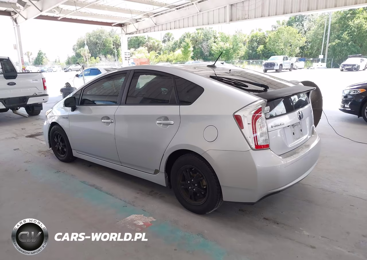 2014 Toyota Prius Four VIN:JTDKN3DU3E0384842 - 3
