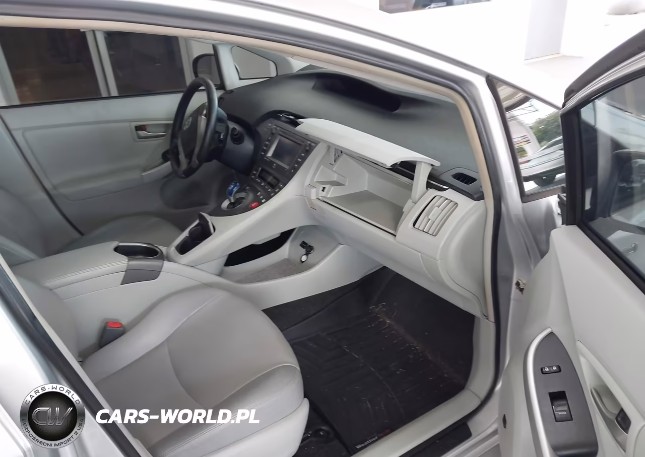2014 Toyota Prius Four VIN:JTDKN3DU3E0384842 - 5