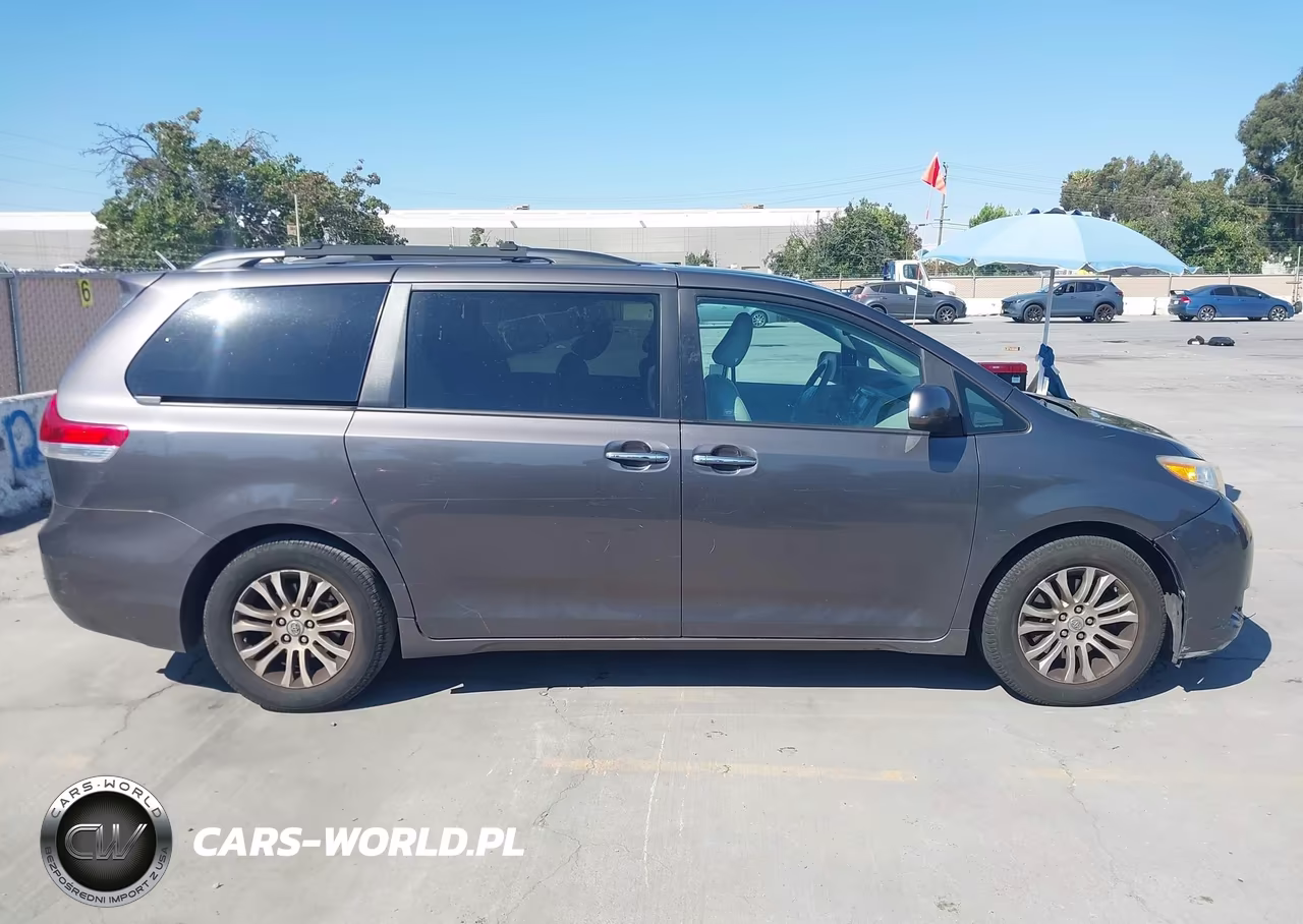 2011 Toyota Sienna Xle V6 VIN:5TDYK3DC8BS162266 - 13